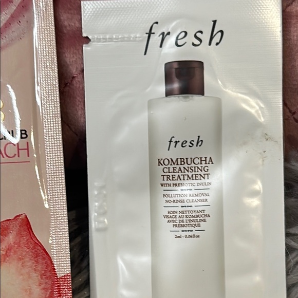 Pillow Talk Bundle & Ipsy Bag w/Flowerbomb Ruby Orchid, Fenyl Scrub & Cleanser - Picture 7 of 13